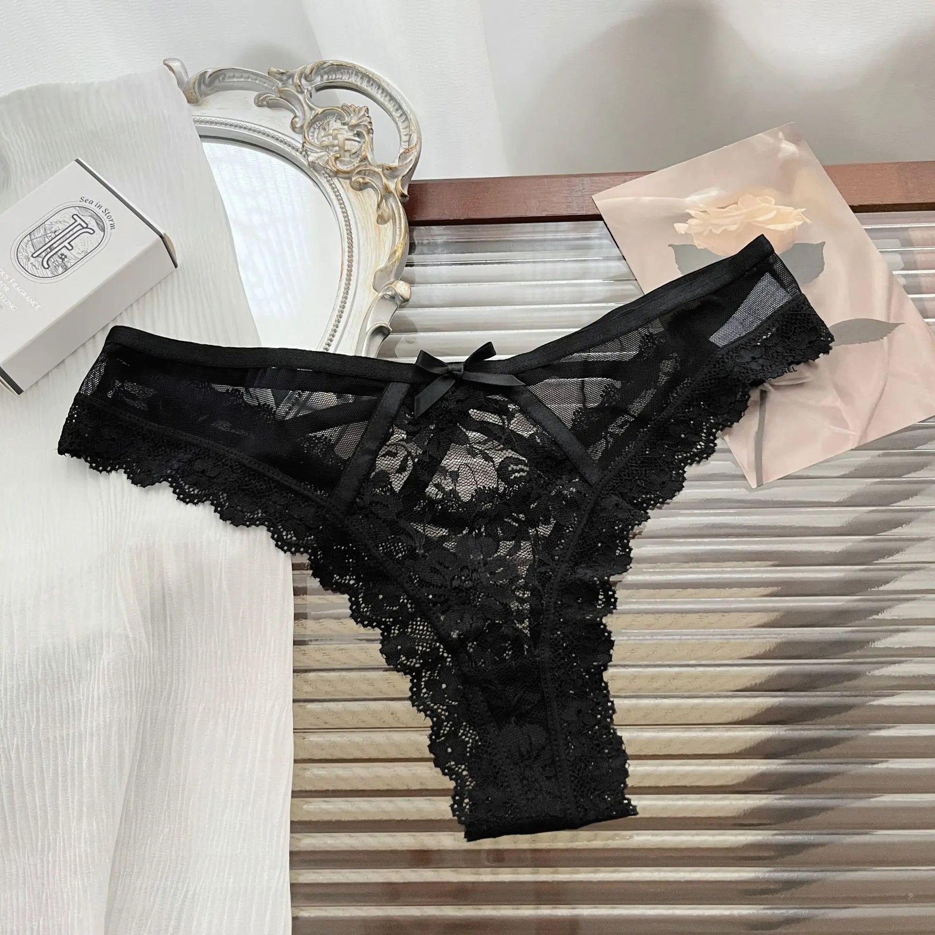Sexy Lace Briefs Women’s Flower Embroidery Thong Spicy Girl Lace Transparent Underpants Thin Summer Hollow Out Panties