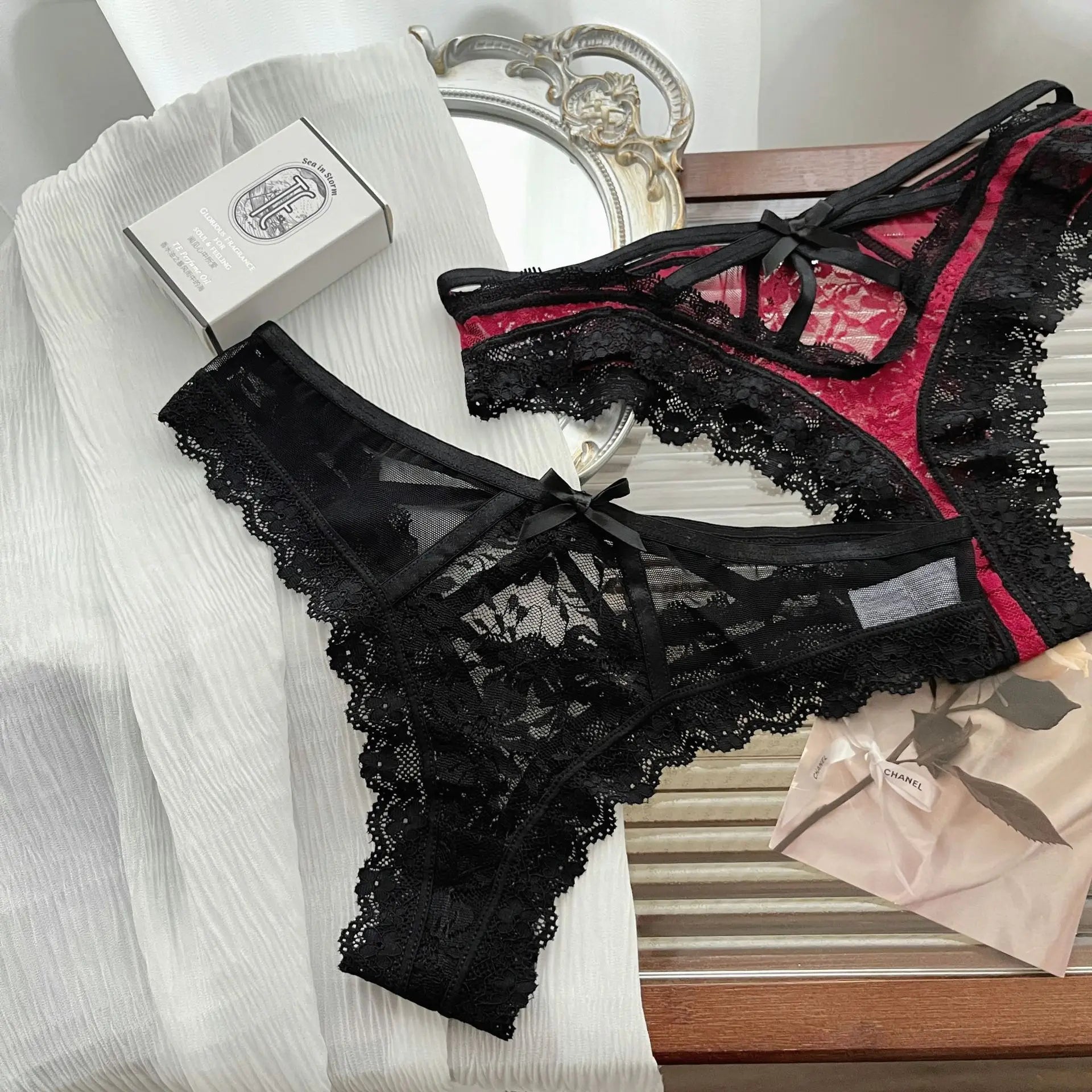 Sexy Lace Briefs Women’s Flower Embroidery Thong Spicy Girl Lace Transparent Underpants Thin Summer Hollow Out Panties