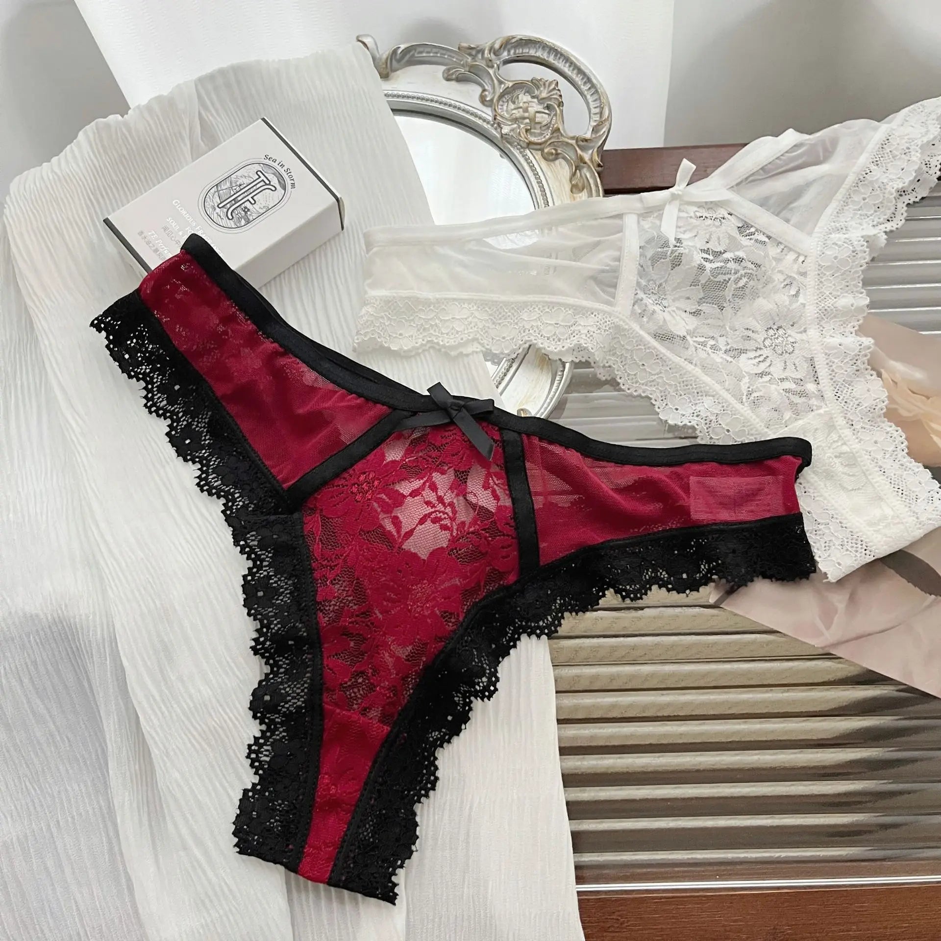 Sexy Lace Briefs Women’s Flower Embroidery Thong Spicy Girl Lace Transparent Underpants Thin Summer Hollow Out Panties