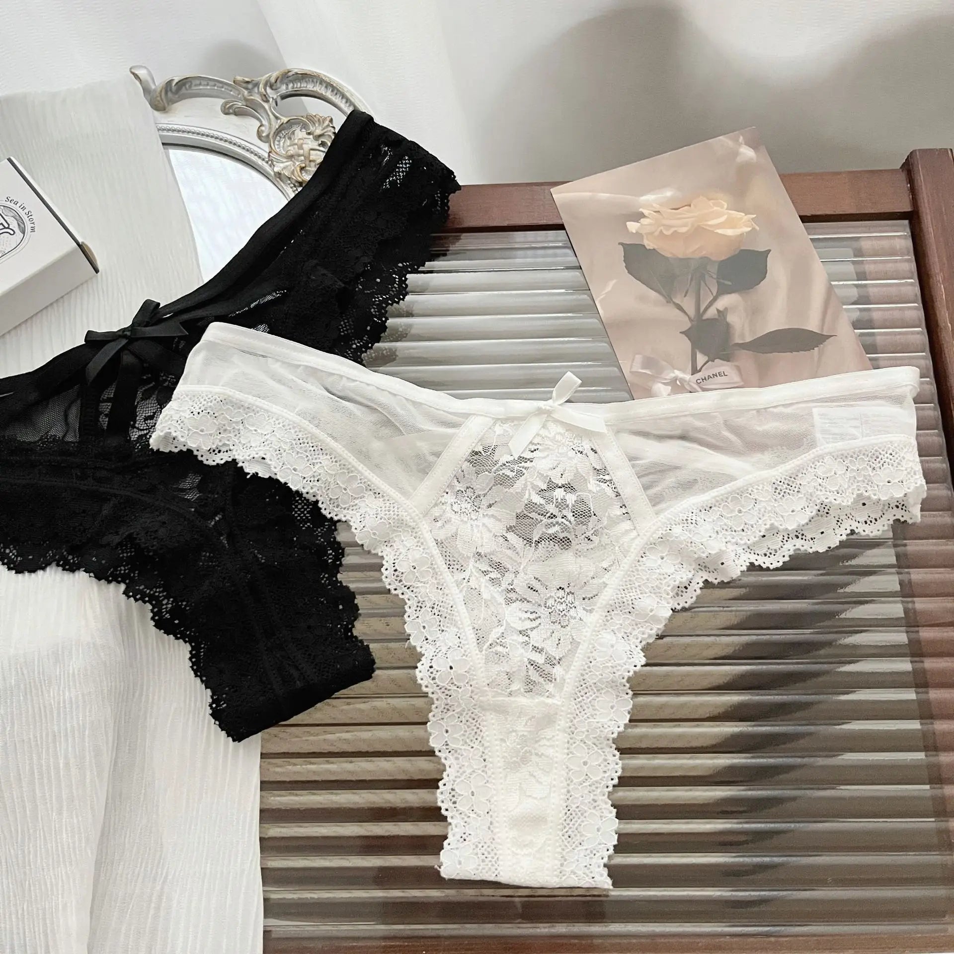 Sexy Lace Briefs Women’s Flower Embroidery Thong Spicy Girl Lace Transparent Underpants Thin Summer Hollow Out Panties