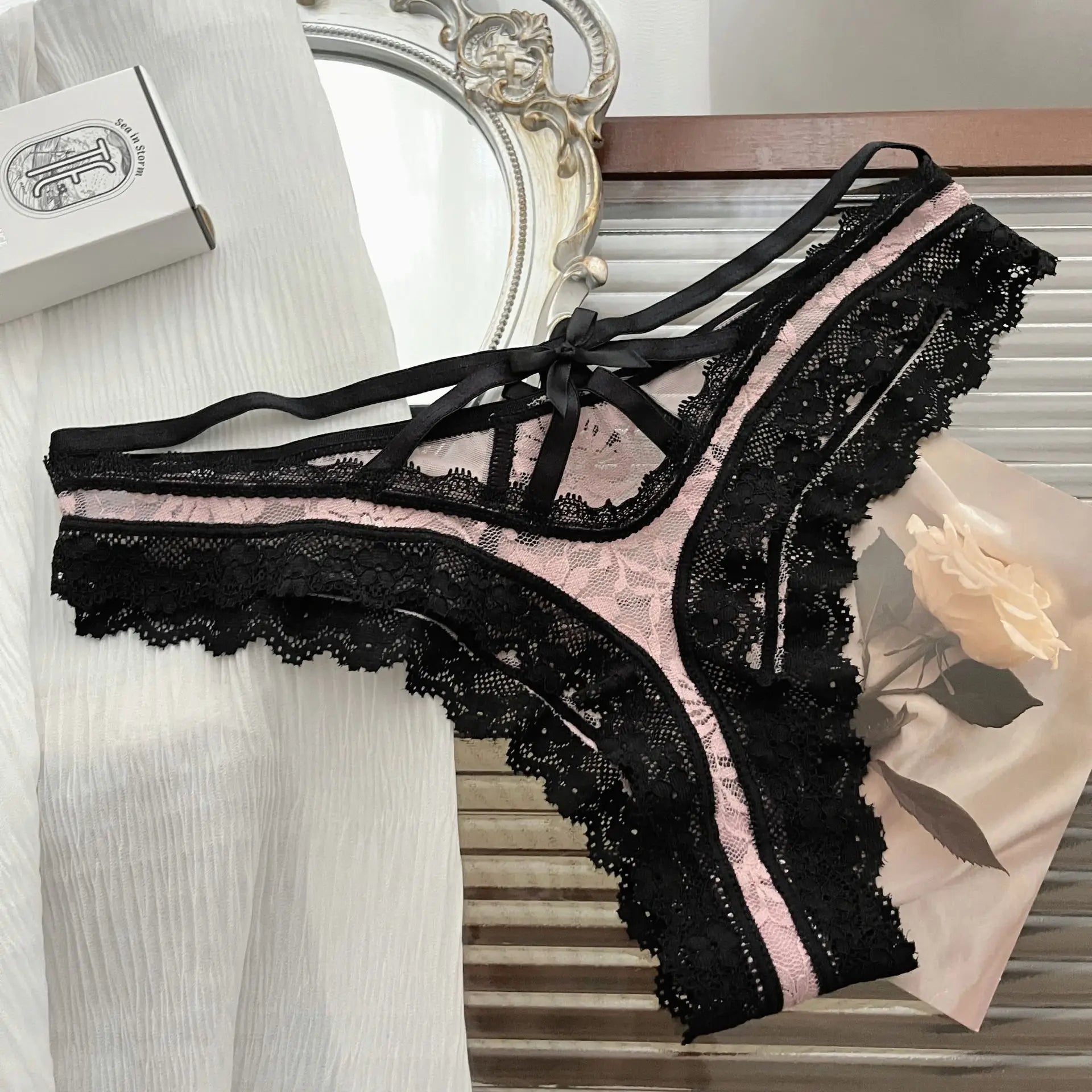 Sexy Lace Briefs Women’s Flower Embroidery Thong Spicy Girl Lace Transparent Underpants Thin Summer Hollow Out Panties